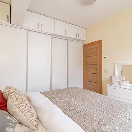 Bright 1 Bdr In Vivid Paupys By Urban Rent Vilnius
