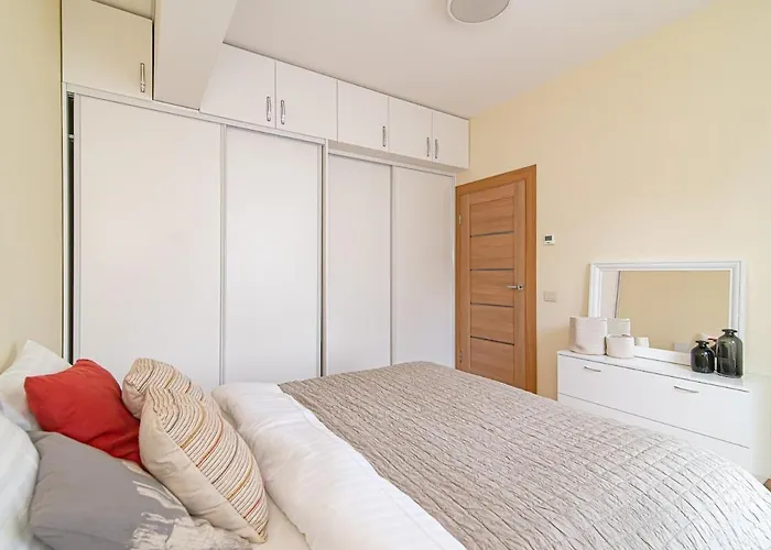 Bright 1 Bdr In Vivid Paupys By Urban Rent Vilnius