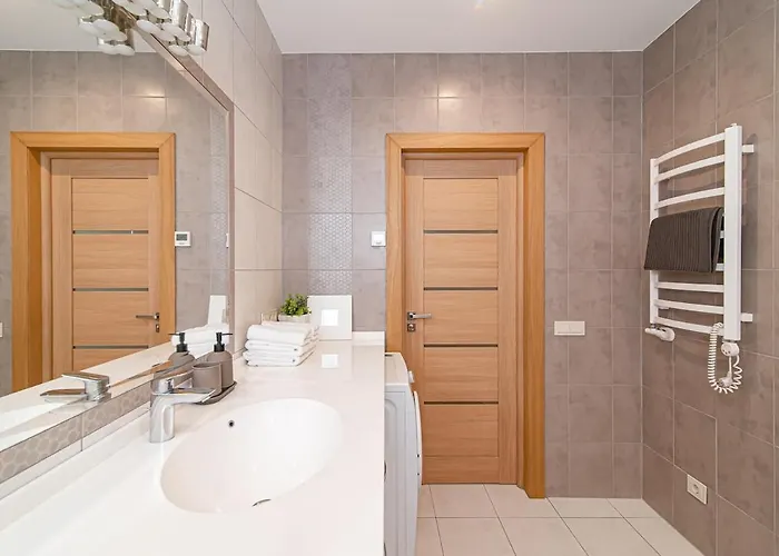 Bright 1 Bdr In Vivid Paupys By Urban Rent