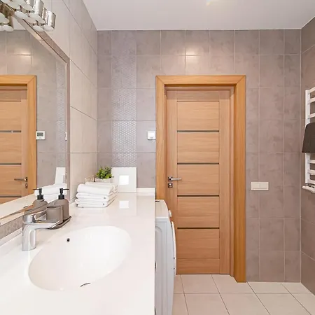 Bright 1 Bdr In Vivid Paupys By Urban Rent