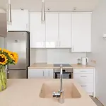 Bright 1 Bdr In Vivid Paupys By Urban Rent *