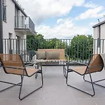 Bright 1 Bdr In Vivid Paupys By Urban Rent شقة *