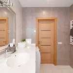 Bright 1 Bdr In Vivid Paupys By Urban Rent